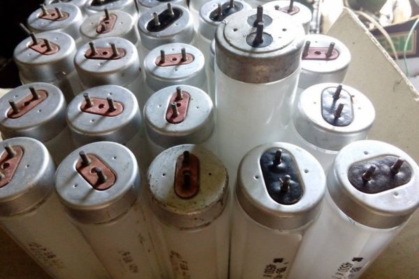 Einbau von Leuchtstoffröhren