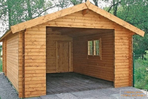 Verlegung einer Holzfassade