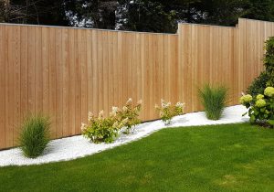 Sichtschutz Bretterzaun aus Lärchenholz