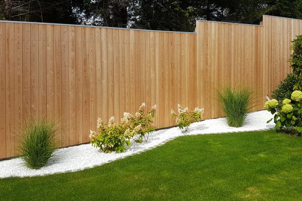 Sichtschutz Bretterzaun aus Lärchenholz
